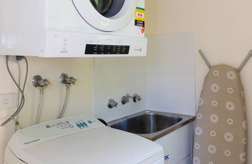Eastwood Apartment | one bedroom executive furnished Apartment