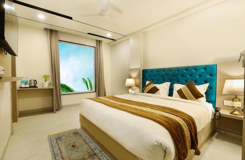 Mahipalpur Extension Hotel | OPO Hotel Dior