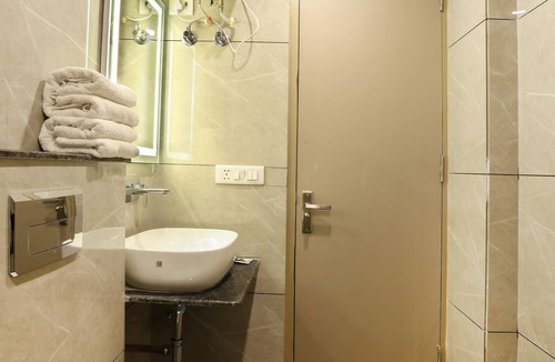 Mahipalpur Extension Hotel | OPO Hotel Dior
