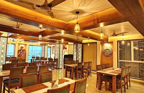 Udaipur Hotel | Opulence Inn - 500 Meters From Railway Station