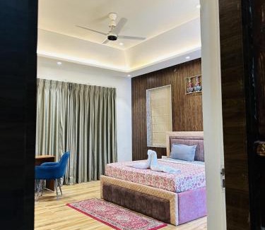 Jaipur District Bed & Breakfast | Orca Hill Villa