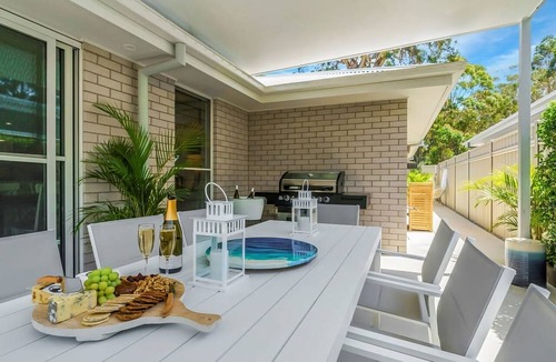 Broulee House | Oscar's @ Broulee Beach Luxury Coastal Living