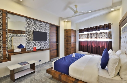 Navrangpura Hotel | OYO 11067 Hotel Swastik Inn