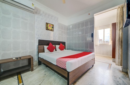 Shamshabad Hotel | OYO 29087 Hotel Golden Pride