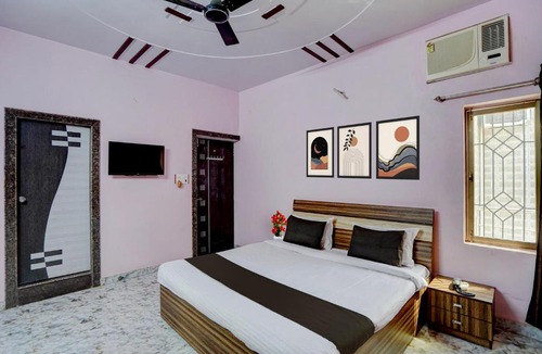 Gorakhpur Hotel | OYO Collection O Gorakhpur Mandir Formerly Pavitra Palace