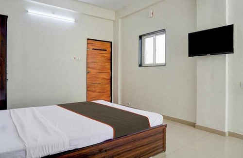 Uppal Hotel | OYO Flagship Lotus Guest Grand Inn