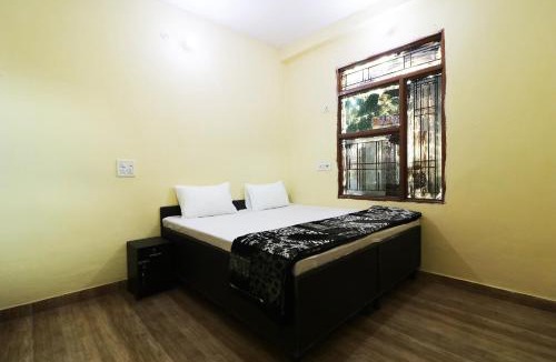 New Delhi Hotel | OYO Flagship Tushir House