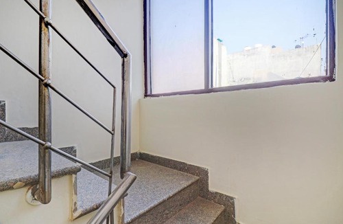 Gurugram Hotel | OYO Shree Ji Family Near Omaxe Celebration Mall