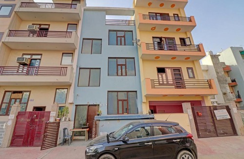 Gurugram Hotel | OYO Shree Ji Family Near Omaxe Celebration Mall