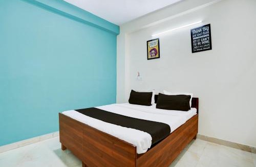Sainik Farm Hotel | OYO Townhouse Anmol Residency