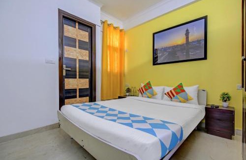 Sainik Farm Hotel | OYO Townhouse Saket Residency 1 Delhi