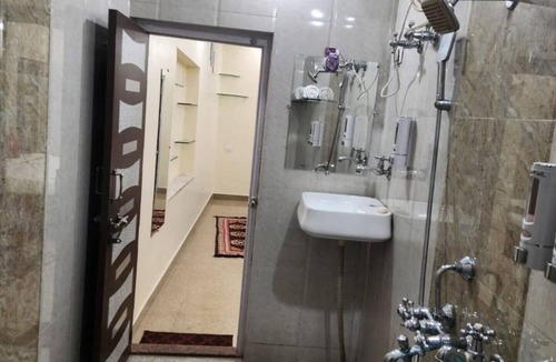 Abu Road Apartment | Paddy's Luxurious Home Stay