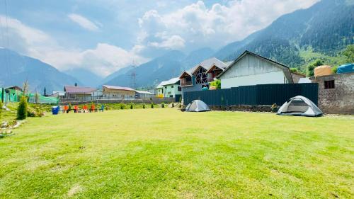 Gund Hotel | Pahadon Ka Ghar