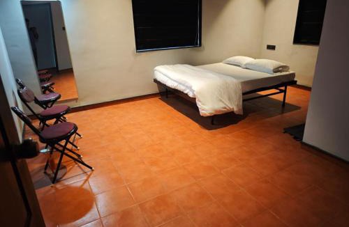 Akalkot Hotel | Palace View Lodge