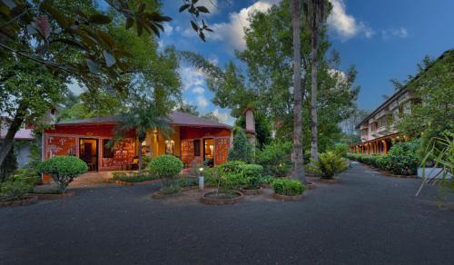 Tala Apartment | Palash Kothi By Jungle Camps India