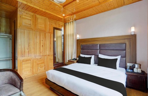 Srechan Hotel | Palette Hotel Regency Valley View Pahalgam By CheckIn