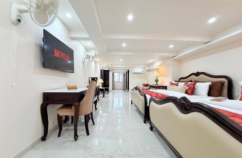 Pink City Hotel | Palm Residences and Suites