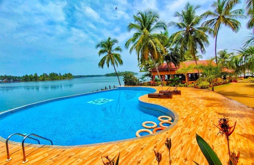 Tonse West Hotel | Paradise Lagoon