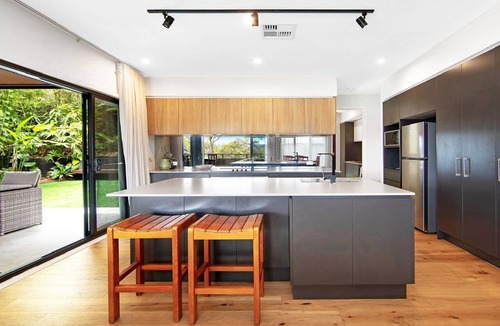 Blackwall House | Paradise Palms Waterviews