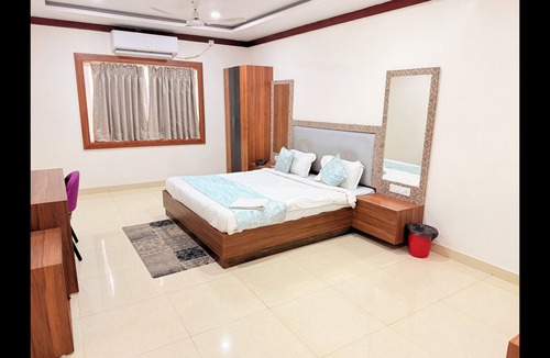 Rasulgarh Hotel | PARADISE PREMIUM