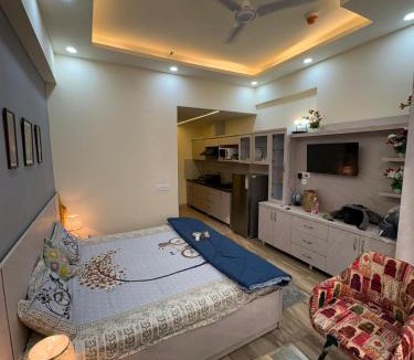 Greater Noida Apartment | Paramount golfforeste
