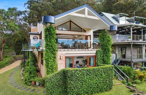 Patonga House | Patonga Views holiday retreat 2 night minimum stay