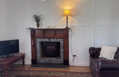 Bombowlee Cottage | Peaceful country cottage on the outskirts of Tumut