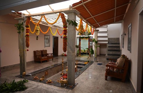 Hoskote House | Peaceful Farmhouse Retreat Near the City