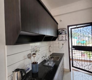 Bhimtal Apartment | Peaceful Stay I 5 min Ghorakhal, 25 min Kainchi