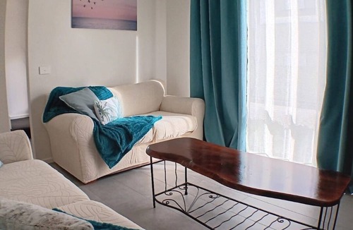 Throsby House | Peaceful Throsby Stay with Garden and Garage Perfect for Families