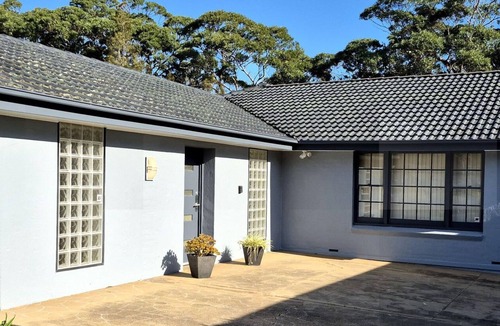 Sanctuary Point House | Peaceful Waterfront by Book Jervis Bay - wheelchair accessible - Stunning Location for Family Holiday