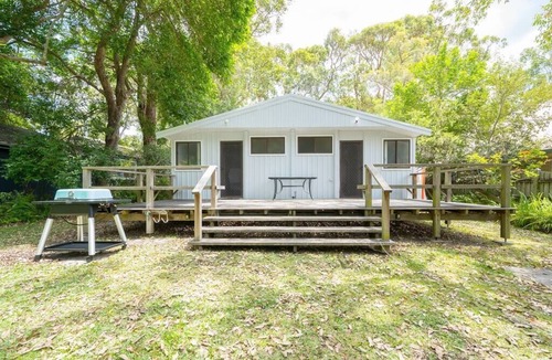 Pearl Beach House | Pearl Beach Semi - 2 min to sand & sea – Lilly