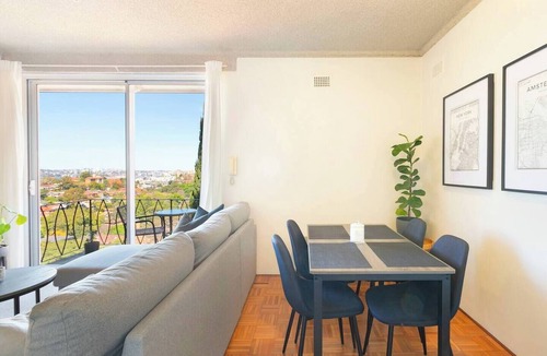 Neutral Bay Apartment | Penthouse with Harbour Views in Neutral Bay
