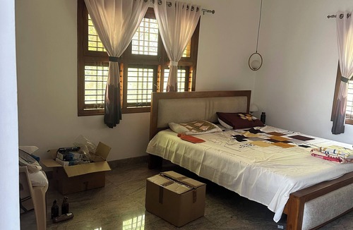 Bengaluru Bed & Breakfast | Perfect 1-bedroom bed & breakfast with AC in Bengaluru