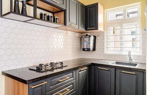 Chicalim Apartment | Pinterest Inspired Studio & Pool, Dabolim Airport