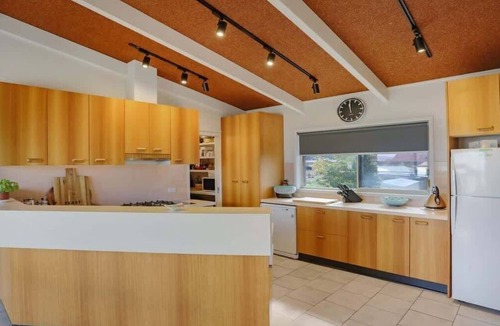 Merimbula House | PiPis on Collins
