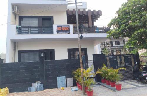 Greater Noida Hotel | PLAY HOTEL PREET RESIDENCY couple friendly