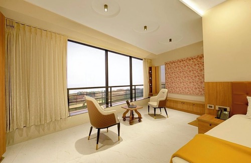 Redhills Hotel | PN Stays