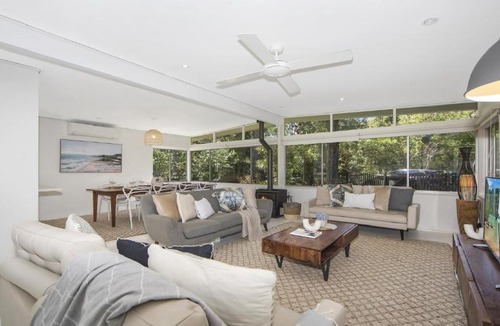 Pearl Beach House | Pool, Pet - Friendly, Fireplace, Walk To Beach