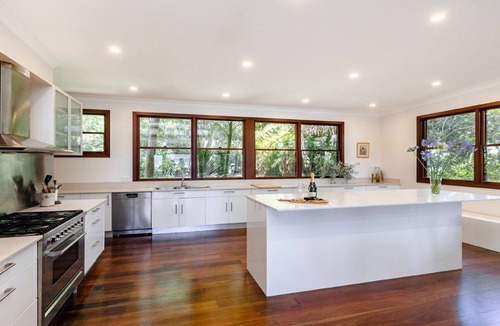 Wagstaffe House | Poolside at Wagstaffe