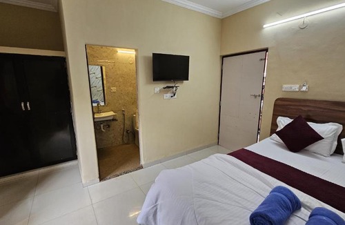 Gauravaddo Hotel | Poonam Grand