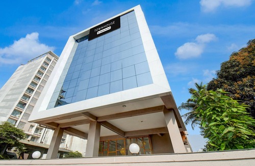 Hadapsar House | POP 84260d Hotel City Centre