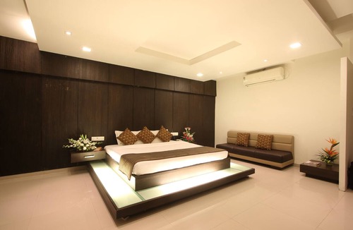 Vadodara Hotel | Prakruti Resort