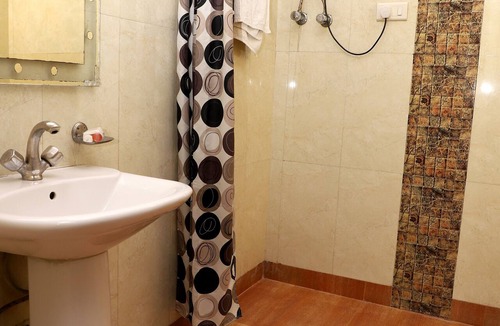 Jangpura Hotel | Preet Palace