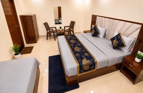 Vrindavan Hotel | Premium Radhe Dham Hotel & Restaurant - Fully AC - Only 5 Min Drive to Prem Mandir, Newly Build
