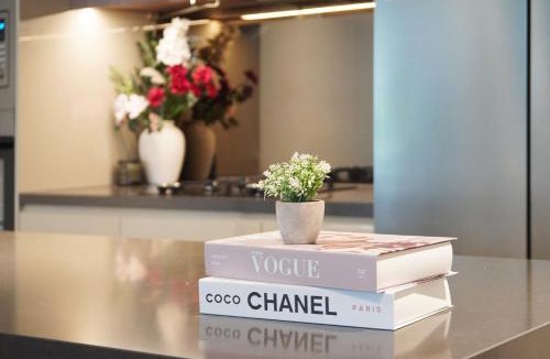 Mascot Apartment | Prestige 3BR Retreat with 2 Parking Prime Sydney