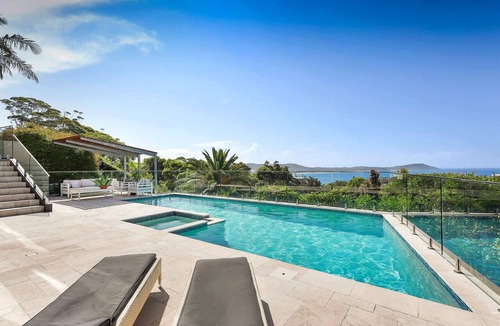 Terrigal House | Prestige Cliff Home | 180° Views, Spa, Pool