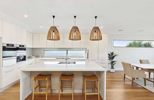 North Avoca House | Prestige Home | Ocean Views, 5BR, Yard, Sleeps 10