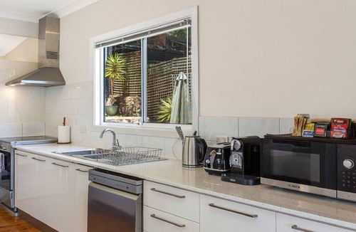 Pretty Beach Central Coast House | Pretty Beach Bay Vista by HolidayCo.