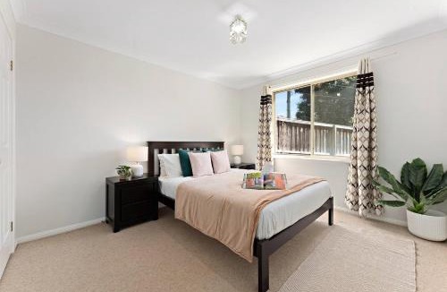 North Rocks House | Prime Location - Walk to Shops & Easy Transport